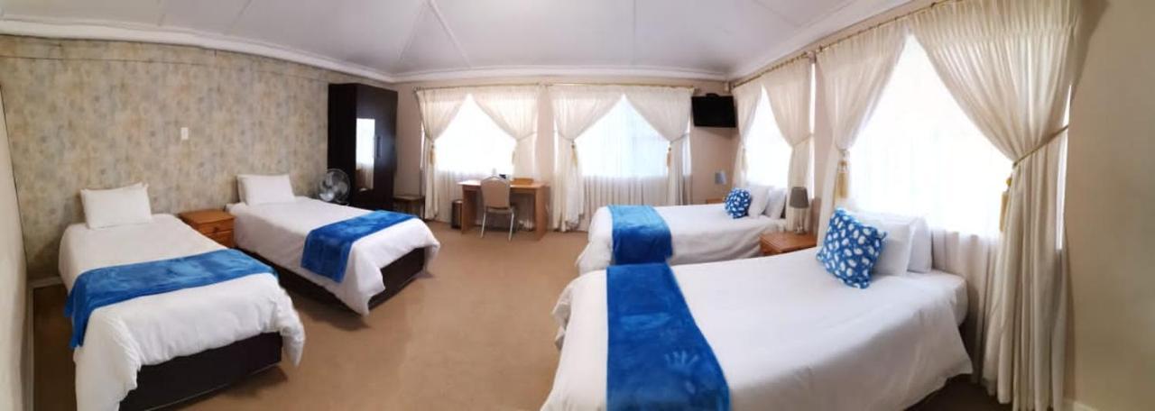 בלומפונטייין Pentagon Guesthouse מראה חיצוני תמונה