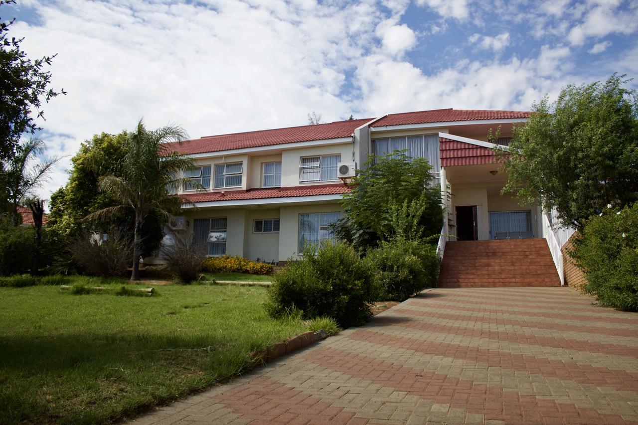 בלומפונטייין Pentagon Guesthouse מראה חיצוני תמונה